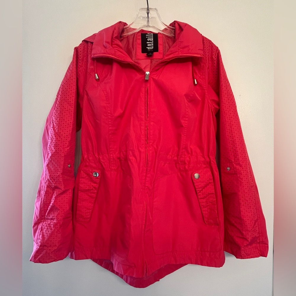 INTL d.e.t.a.i.l.s Hooded Jacket in coral size S